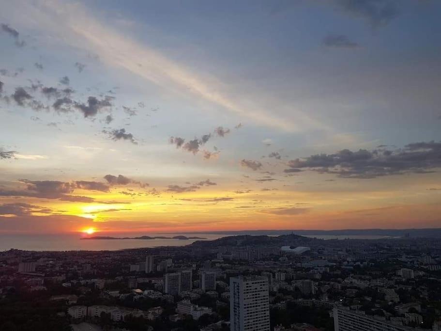 Superbe Appartement 2 Chambres Avec Vue Sur La Mer Et La Montagne Marsella Exterior foto
