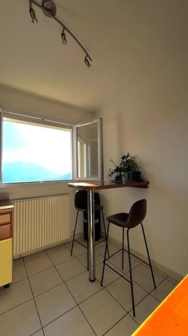 Superbe Appartement 2 Chambres Avec Vue Sur La Mer Et La Montagne Marsella Exterior foto